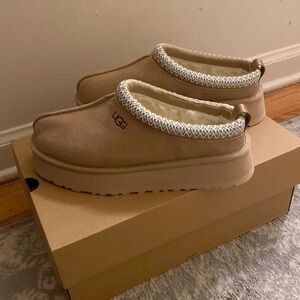 Women’s Ugg Tazz Platform Slipper in sand